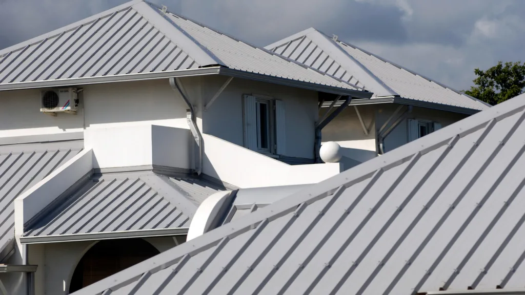 Asphalt Shingles VS Metal Roof: Which Is Better For You?