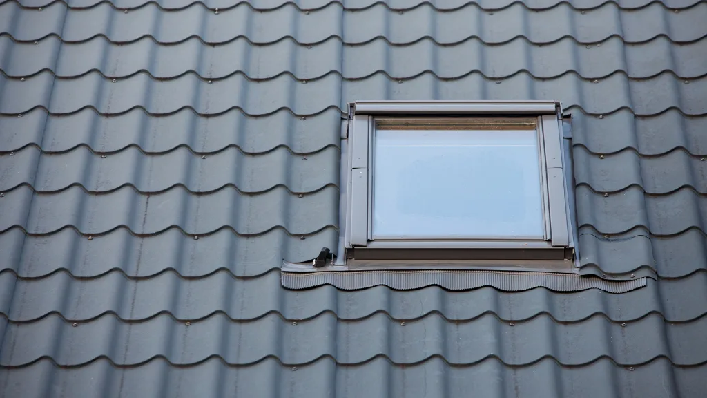 Black Metal Roof | Pros and Cons