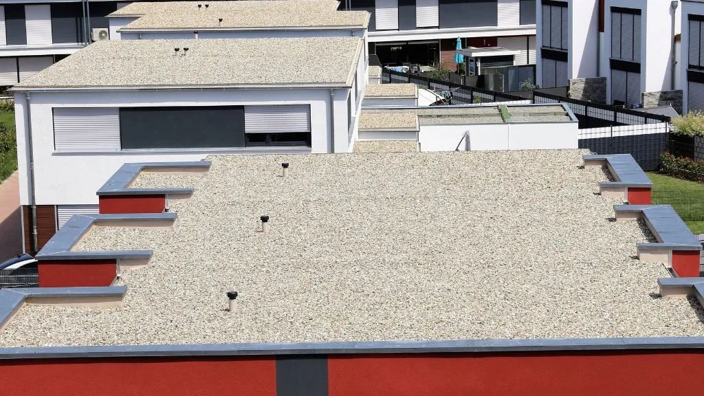 flat roof with gravel