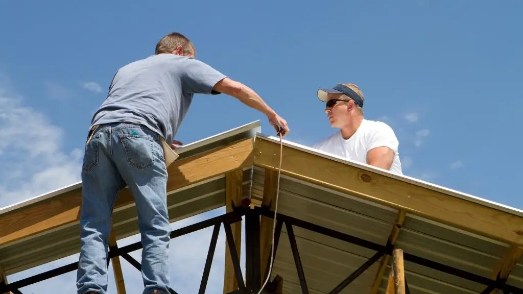 What is Roof Decking? Helpful Tips You Need to Know