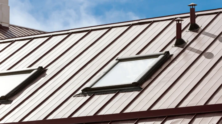 can metal roofing be installed over plywood